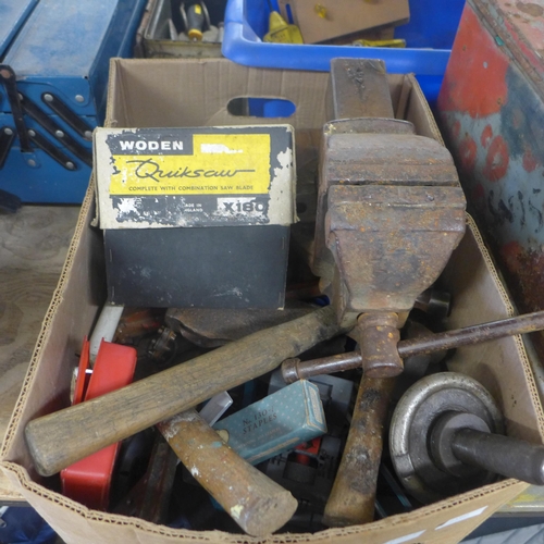 2160 - Box of assorted tools inc. axe heads and Record no.3 vice