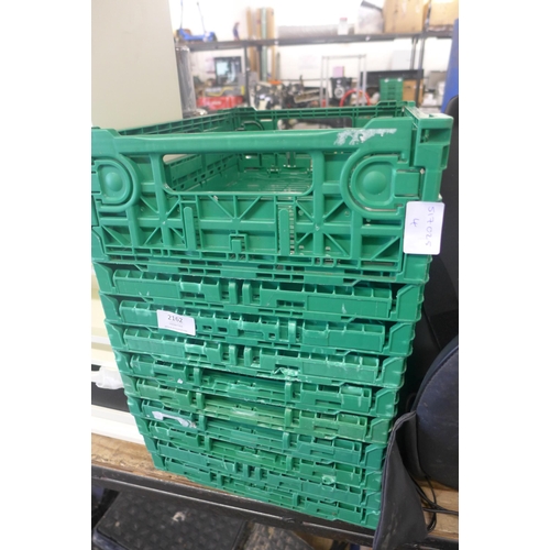 2162 - 10 Green collapsible crates, 30 x 40cm