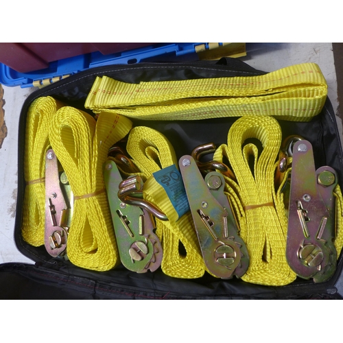 2190 - Unused vehicle recovery strap set