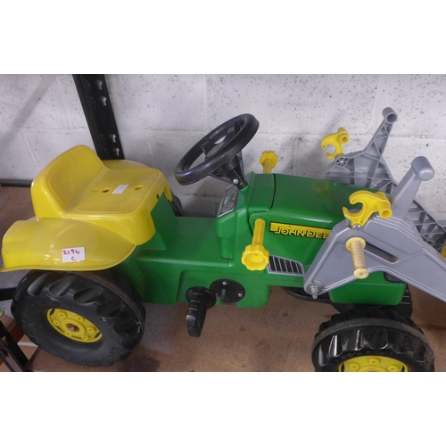 2194C - John Deere toy tractor - Police repossession