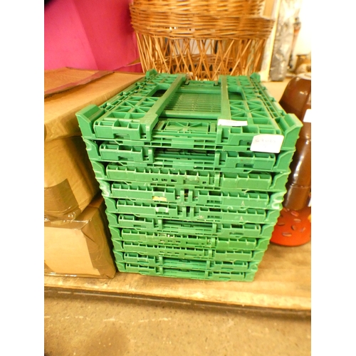 2098 - 10 Green collapsible crates, 30 x 40cm