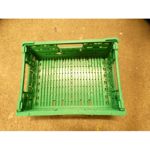 2098 - 10 Green collapsible crates, 30 x 40cm