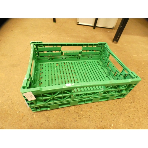 2101 - 10 Green collapsible crates, 30 x 40cm