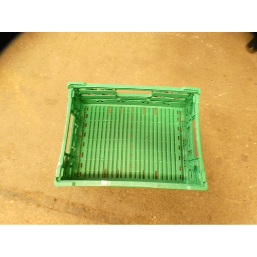 2101 - 10 Green collapsible crates, 30 x 40cm