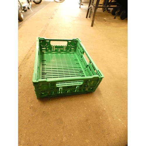 2101 - 10 Green collapsible crates, 30 x 40cm