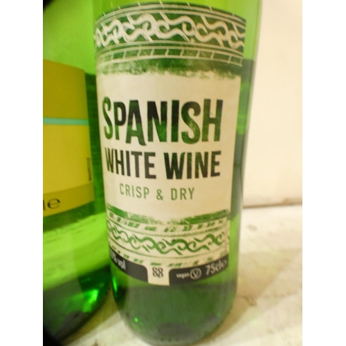 2210 - Four bottles of Spanish white wine and two bottles of South African white wine