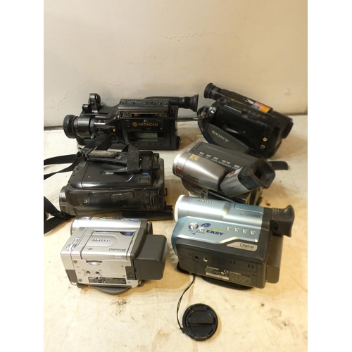 2214 - Collection of video cameras, including Samsung, Canon, Hitachi and Sony