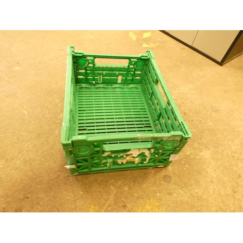 2263 - 10 Green collapsible crates, 30 x 40cm