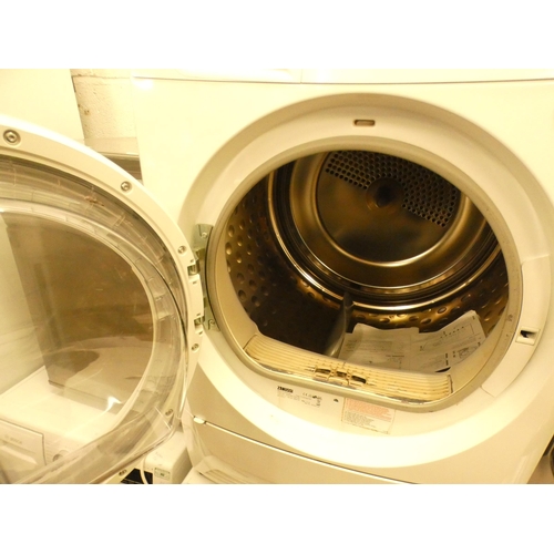 2288 - Zanussi 8kg XXL Lindo 300 tumble dryer