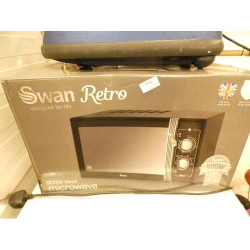 2291 - Swan retro 900w black microwave - unused in box