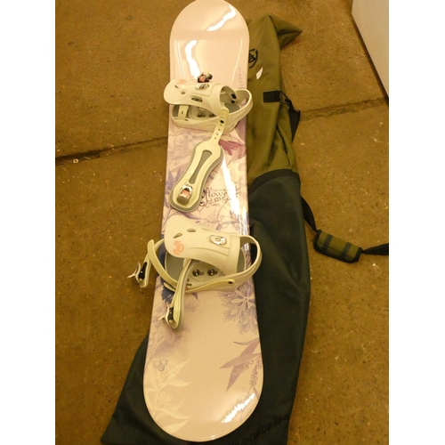 2296 - Morrow snowboard in carry bag