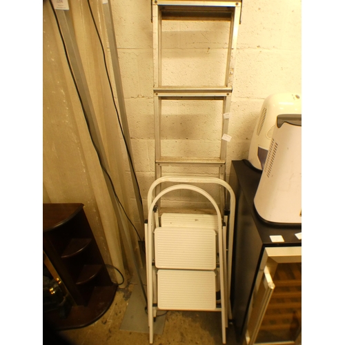 2299 - Black & Decker 3-way ladder and two 2-rung steps