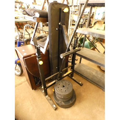 2328 - Everlast weight lifting bench and barbell weight set, including 40kg weight plates 2 x 10kg, 4 x 5kg