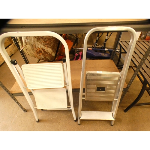 2332 - Two sets of two rung metal caravan steps