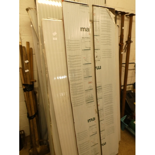 2362 - 15 Assorted triple expansion white faced plastic sheet panels, 35mm thick