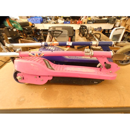 2337A - 2 Pink and blue scooters