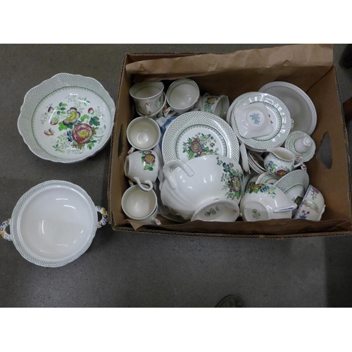 1108 - A Masons Paynsley pattern dinner service  **PLEASE NOTE THIS LOT IS NOT ELIGIBLE FOR POSTING AND PAC... 