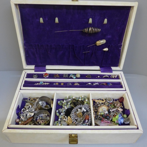 676 - A jewellery box and costume jewellery