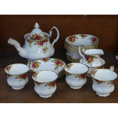 684 - A Royal Albert Old Country Roses six setting tea service, six bowls, six plates, four cups and sauce... 