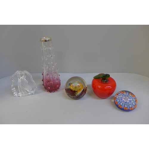 687 - Selkirk glass and other paperweights and a silver rimmed glass vase (5)