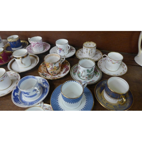 705 - A collection of twenty early to mid 20th Century coffee cans and saucers, includes Maling, Wedgwood,... 