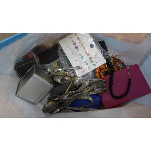 716 - A bag of costume jewellery and wristwatches