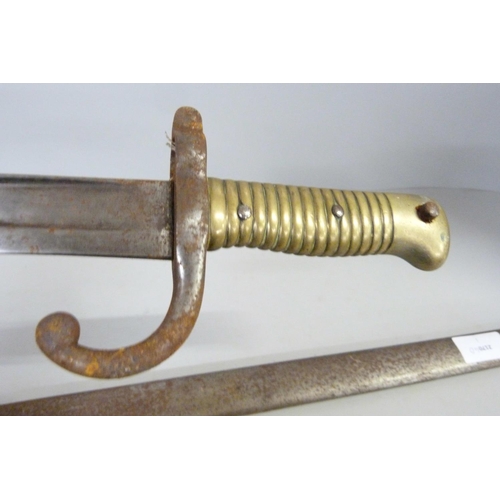 818 - A French bayonet with scabbard