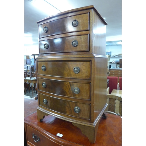 186 - A small mahogany bow front chest of drawers