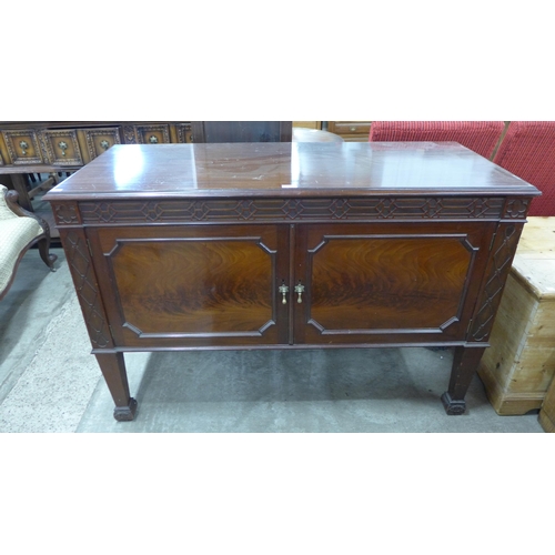 204 - An Edward VII Chippendale Revival mahogany two door washstand