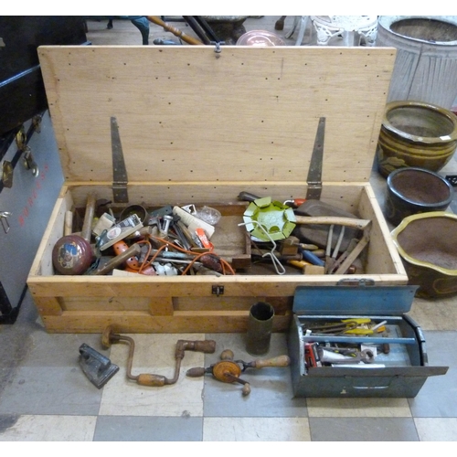 308 - A pine tool chest, containing tools