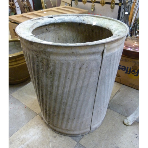 314 - A galvanised dolly tub