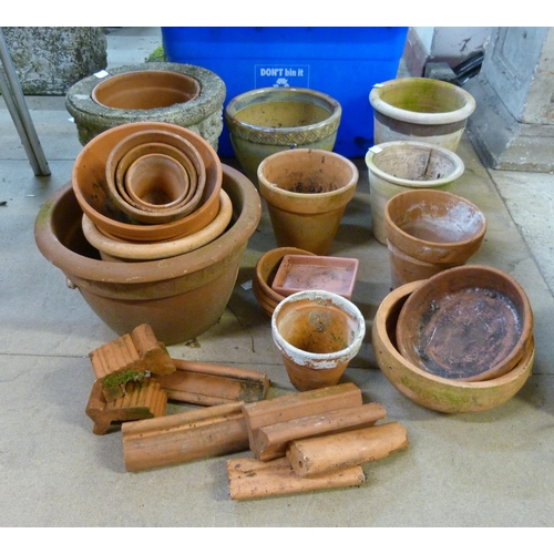 346 - Assorted terracotta and other plant pots