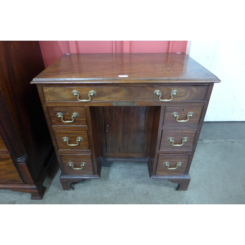 85 - A George III mahogany kneehole desk