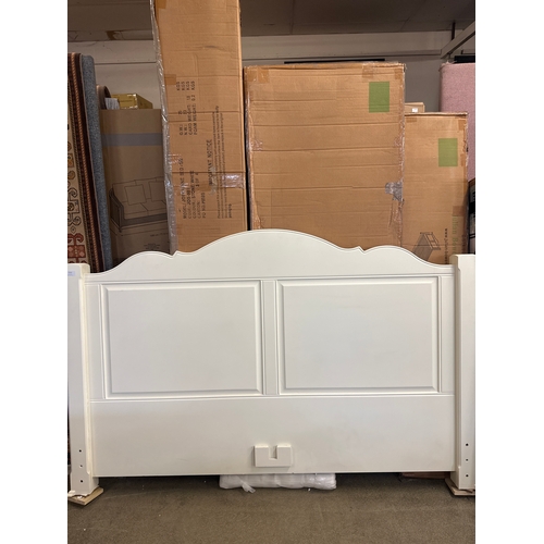 1522 - A white painted kingsize bed frame - minor damage