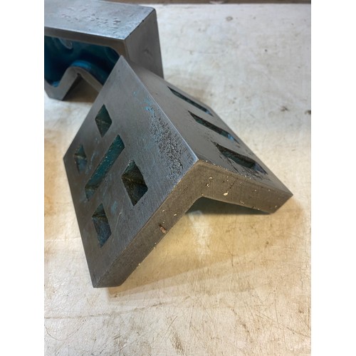 2003 - Engineer's box square, 90° angle plate and V block