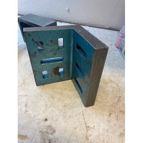 2003 - Engineer's box square, 90° angle plate and V block