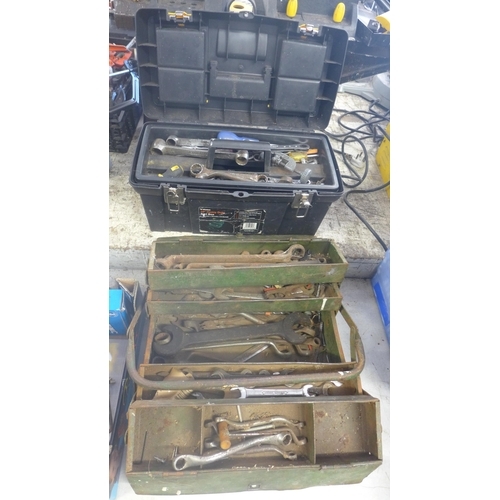 2013 - Plastic and metal tool boxes with hand tools, including a large quantity of spanners