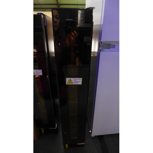 3031 - Viceroy Under Counter Wine Cooler (H870xW148xD570) - model:- WRWC15BKED, DAMAGED DOOR RRP £240.83 in... 