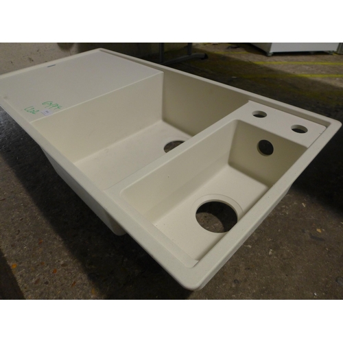 3041 - Ceramic Cream 1.5 Bowl Sink with Drainer   (389-202)     * This lot is subject to vat