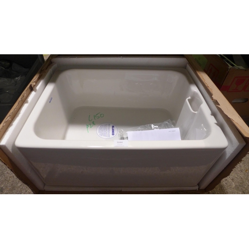 3044 - Bora Ceramic 1.0 White Belfast Sink (460x600) - model:- BL468008207.5, RRP £207.5 inc. VAT (389-149)... 