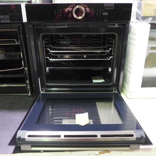 3055 - Bosch  Serie 8 Home Connect Single Pyrolytic Oven H595xW595xD548 - model no HBG6764B6B, Original RRP... 