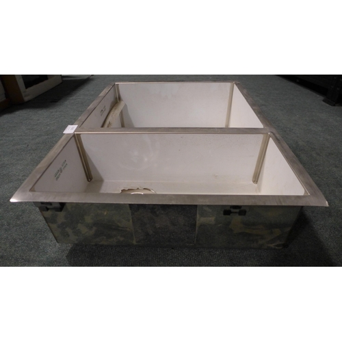 3105 - 1.5 Bowl Stainless Undermount Sink (384-127)   * This lot is subject to vat