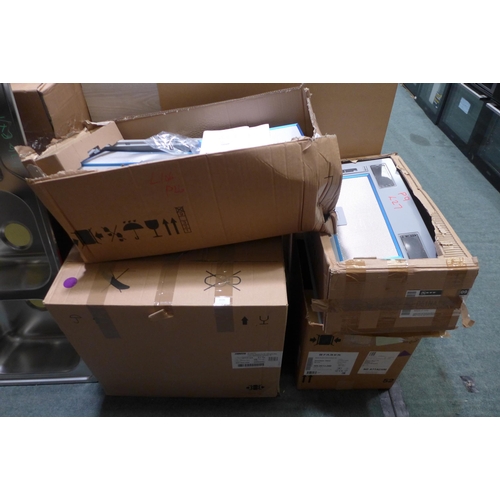 3136 - Quantity of Cooker Hoods & Extractors Incl: Faber, Zanussi and Neff (384-124)    * This lot is subje... 