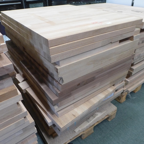 3197 - Quantity of Solid Oak Off Cuts (384-97 )   * This lot is subject to vat