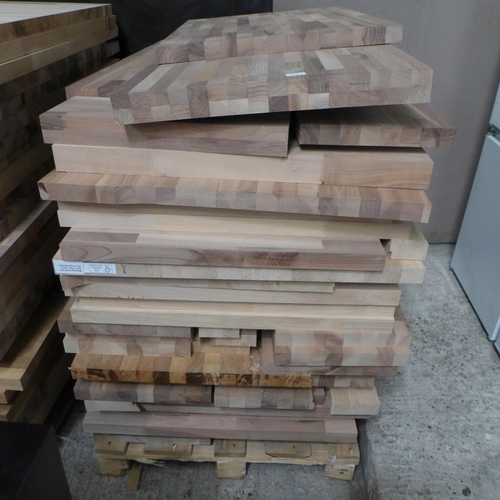 3250 - Pallet of Solid Oak Off Cuts (389-116) * This lot is subject to VAT