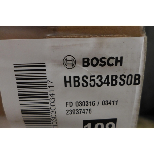 3261 - Bosch Single Oven (Model: HBS534BS0B)   DAMAGED GLASS DOOR (389-197)     * This lot is subject to va... 