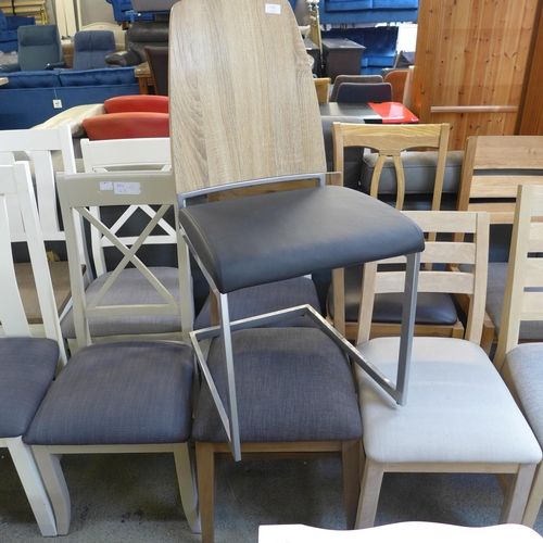 1536 - A miscellaneous lot of sixteen dining chairs, including wooden with upholstered seat, natural, white... 