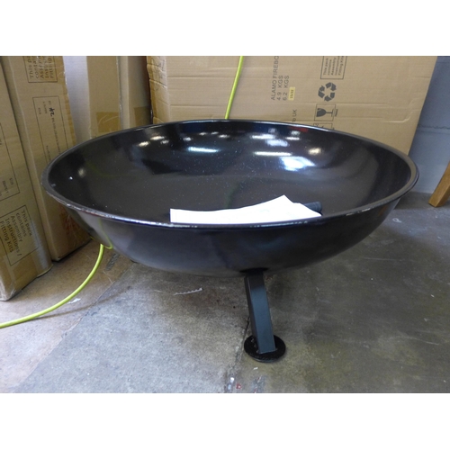 1418 - A black metal fire pit