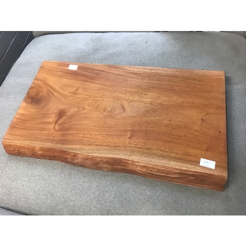 1397 - A large hardwood chopping board