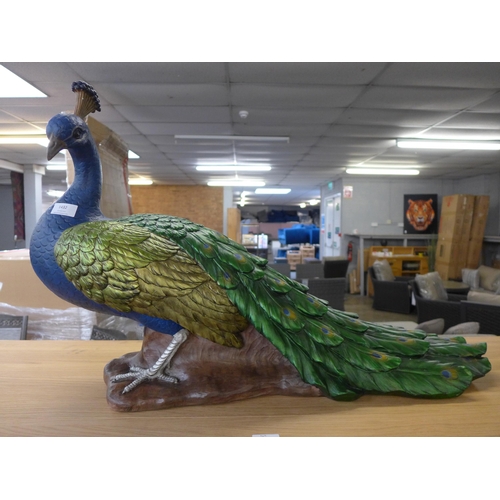 1432 - A large design Toscano regal peacock statue